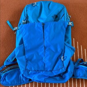 The North Face Vibrant Blue 32L Litus Backpack
